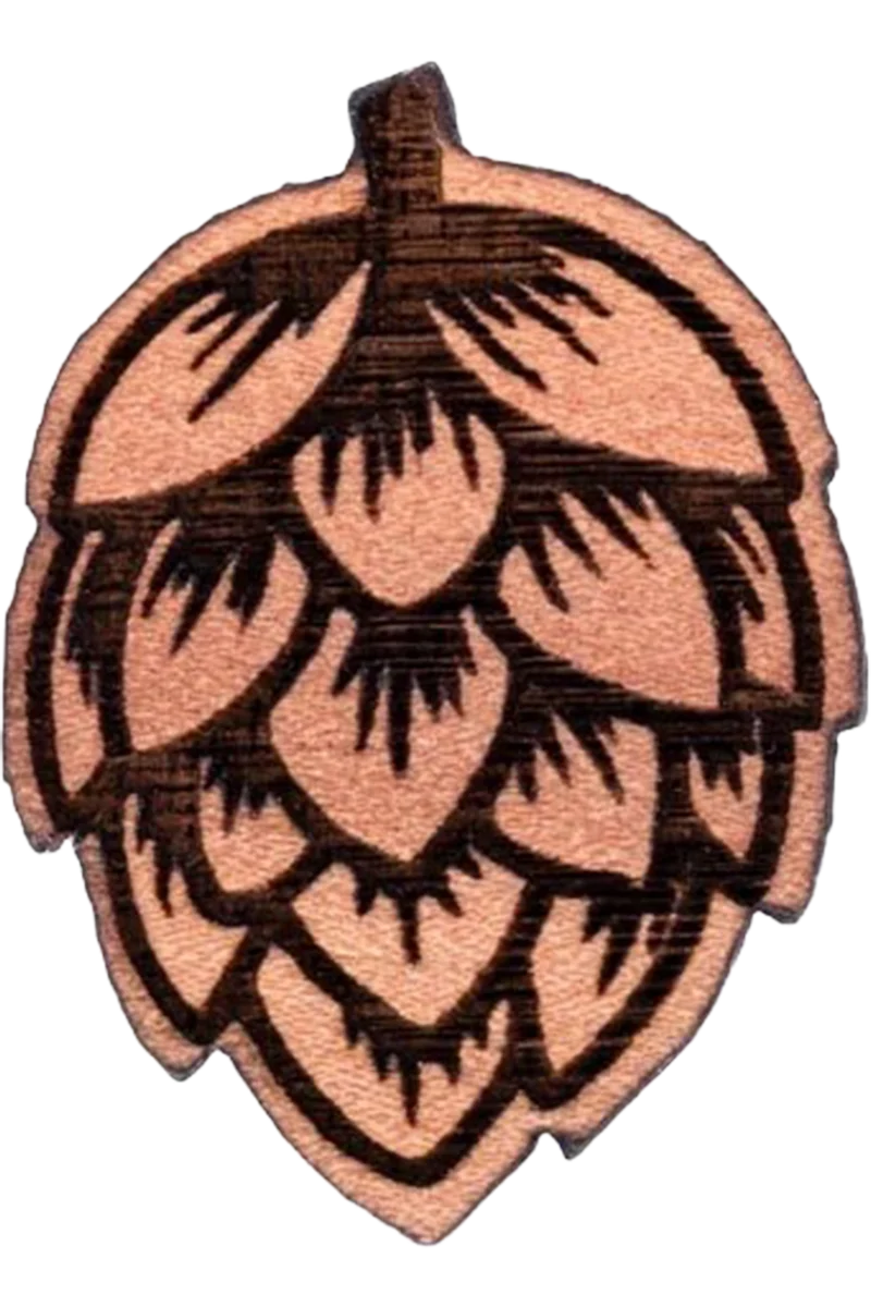 Trachten Pin aus Holz mit Hopfenmotiv - holz