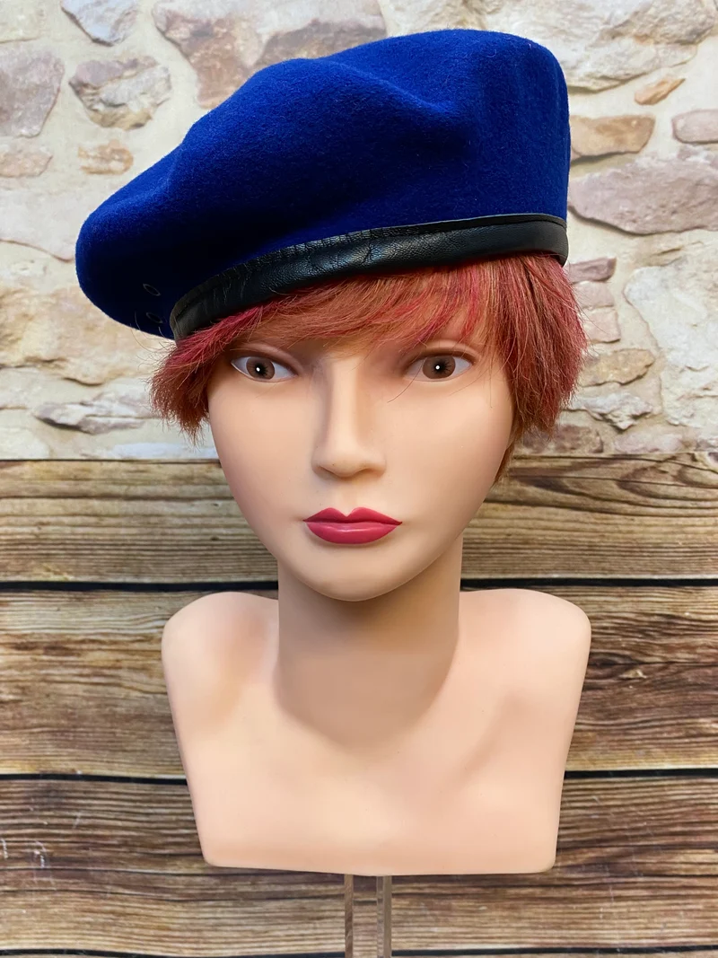 Blaues Vintage Barett aus 100% Wolle