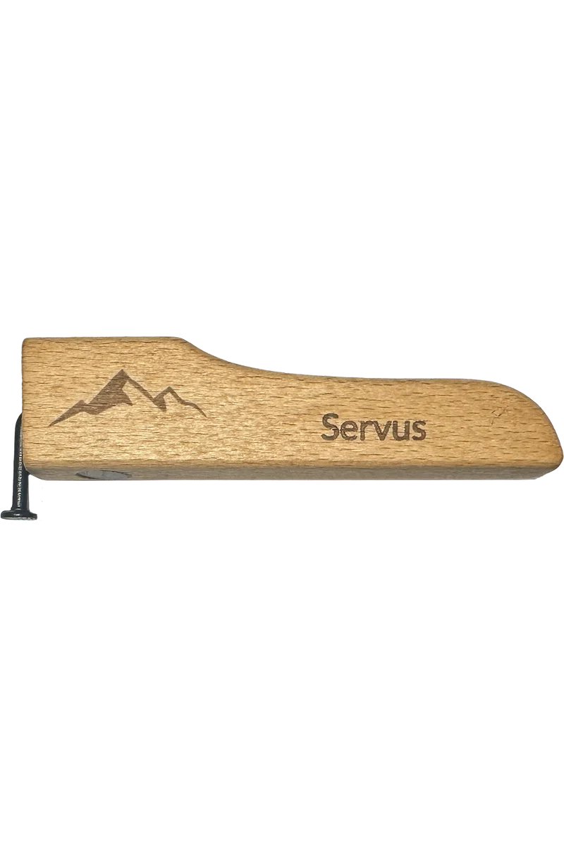 Flaschenöffner Holz mit Spruch und Nagel - servus