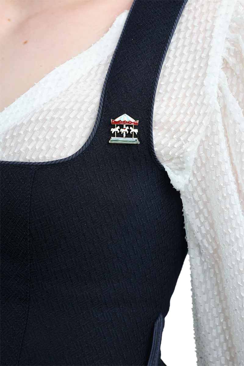 Pin Karussell - gold bunt