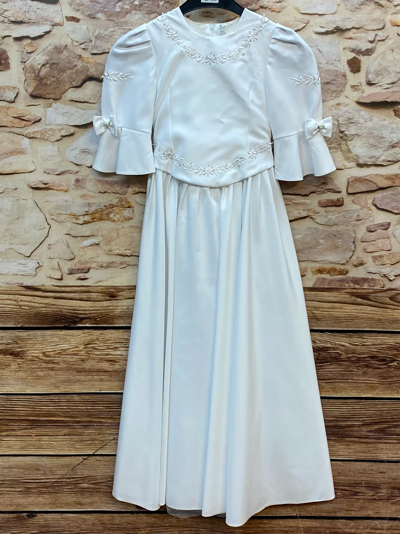 Kommunionkleid mit Stickerei & Volantärmeln – Gr. 134