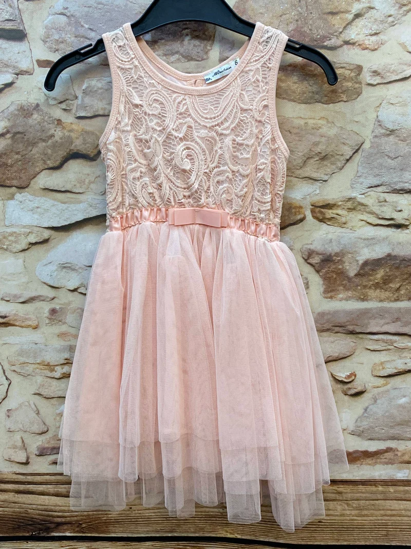 Festliches Mädchenkleid in Apricot mit Spitze