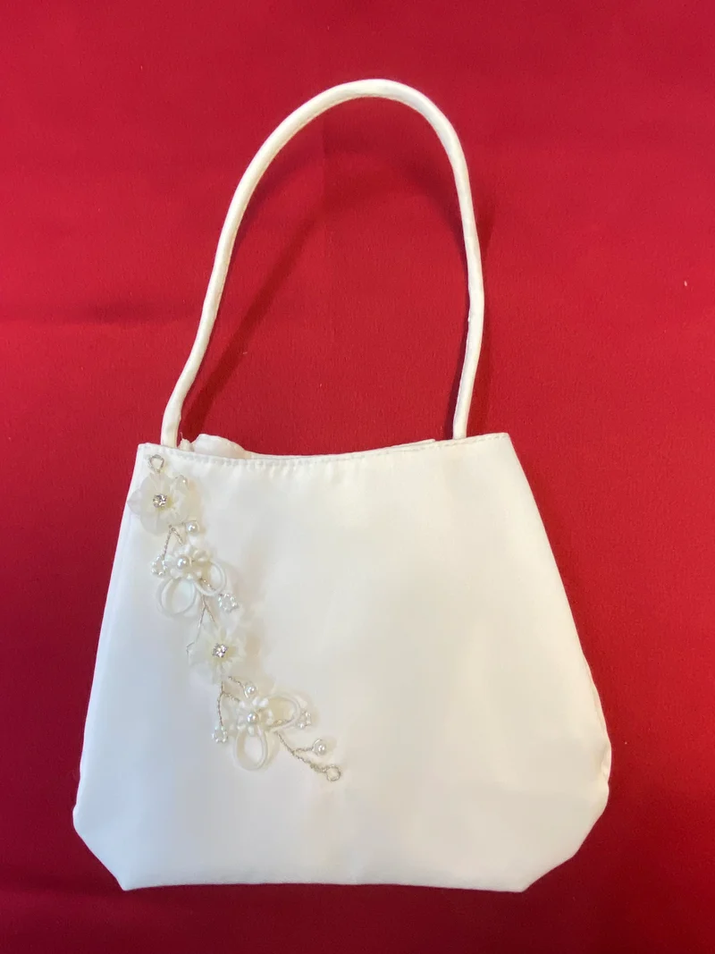 Kommunion Handtasche weiß mit Blumen und Perlendekor