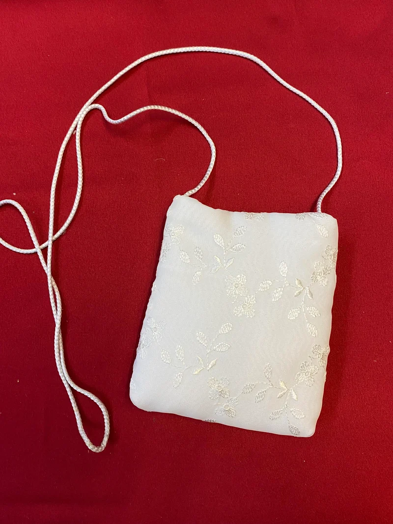 Kommunion Handtasche Mädchen weiß mit Stickerei – festliche Tasche zur Erstkommunion