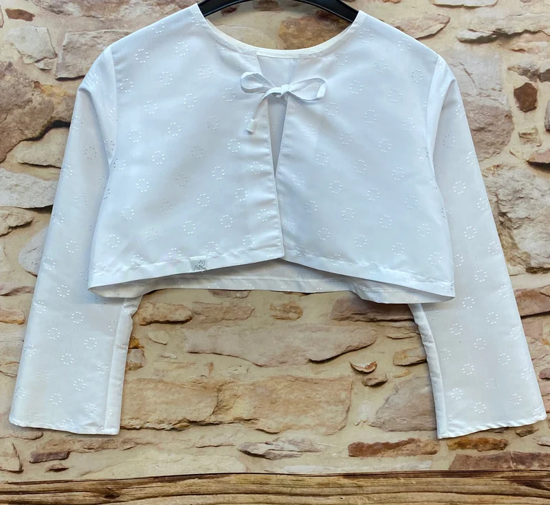 Kommunion Bolero Mädchen Weiß – festliche Jacke mit feinem Muster Gr. 152