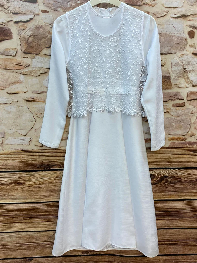 Kommunionkleid mit Spitze – Gr. 152 – Weiß