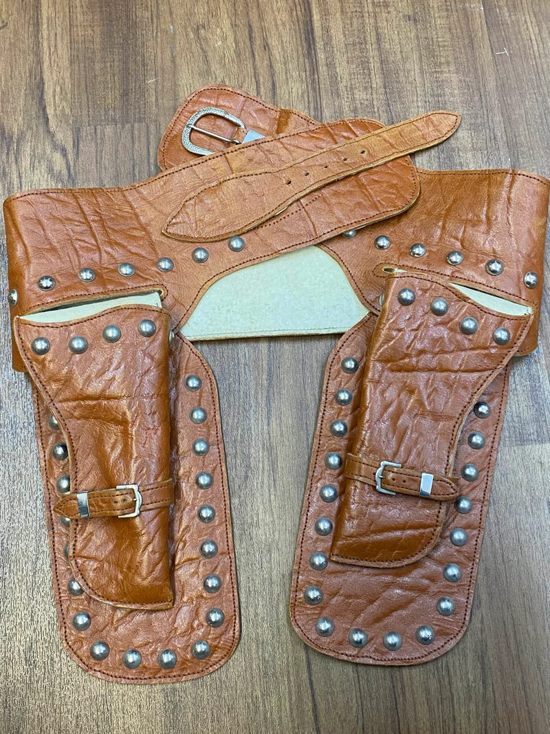 Vintage Leder-Gürtelholster mit Nieten – 70er Jahre Western Biker Style