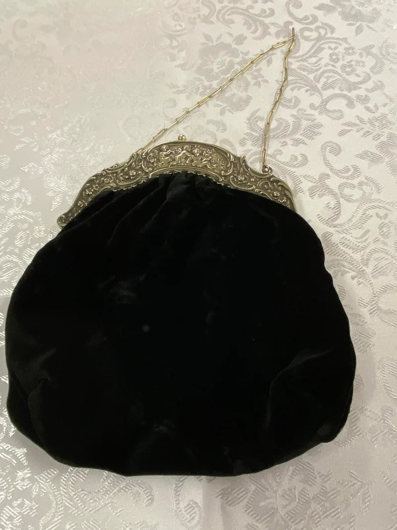 Vintage Samt-Abendtasche mit Putten-Metallrahmen – 1950er Jahre