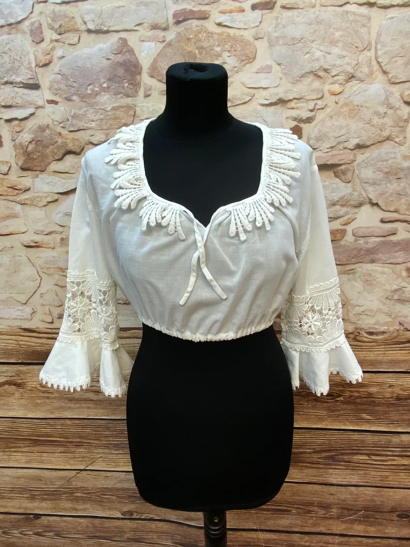 Vintage Dirndlbluse mit Spitze aus Baumwolle – Einzelstück (Größe 40)