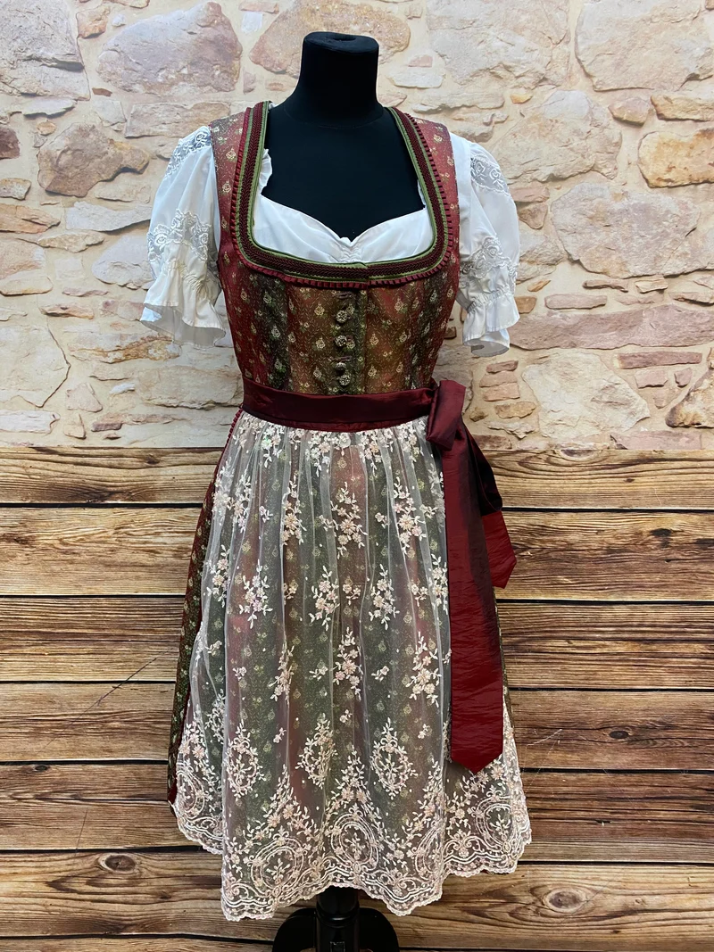Dirndl mit Schürze und Bluse – Größe 36
