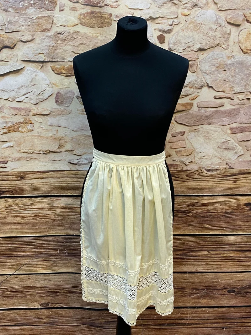 Vintage Dirndlschürze creme - Spitzenborten, mittellang
