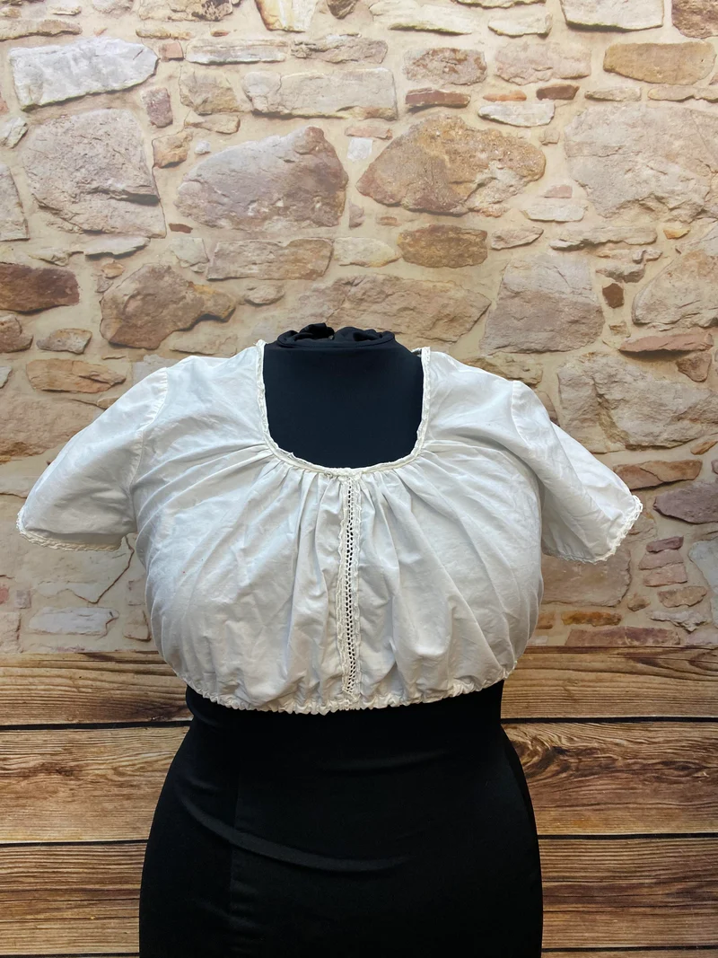 Vintage Dirndlbluse weiß - Häkelspitze, Gr. 46