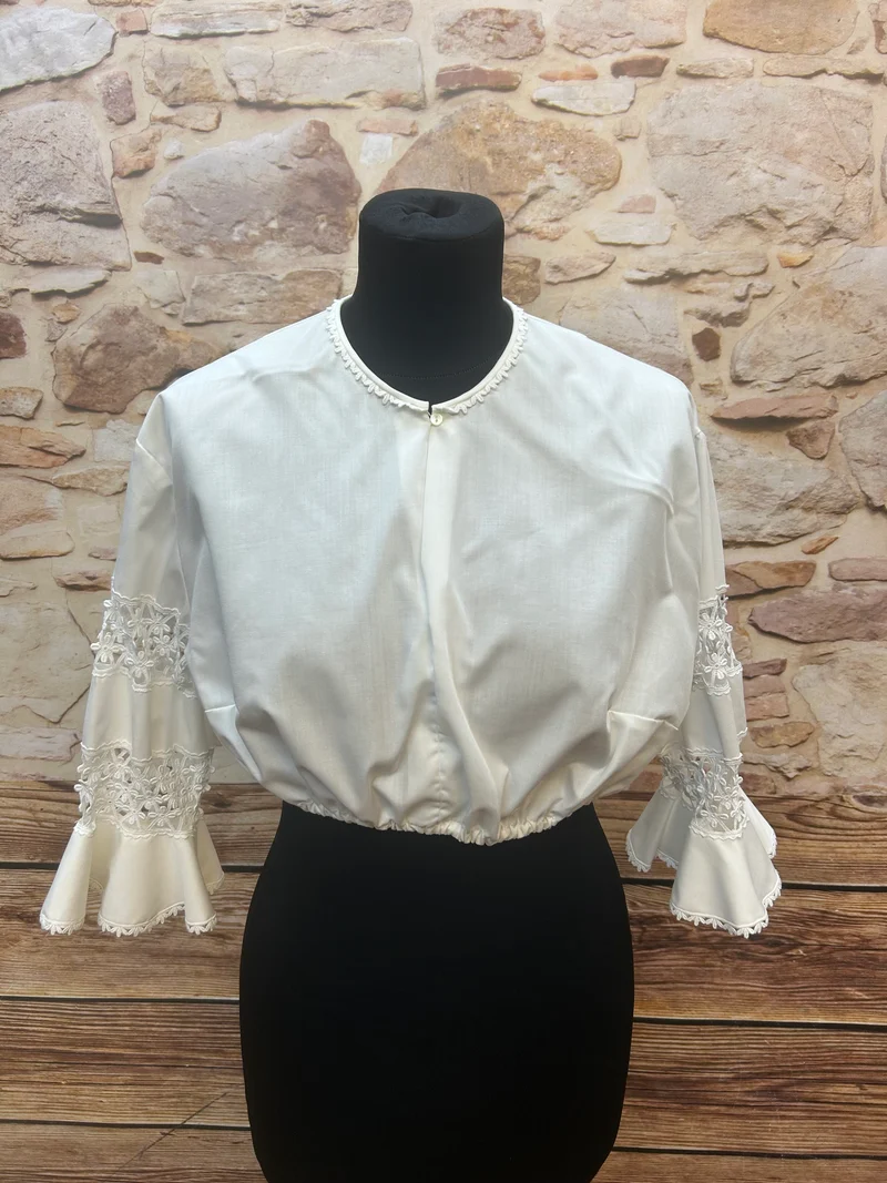 Vintage Dirndlbluse weiß - Volantärmeln, Gr. 46