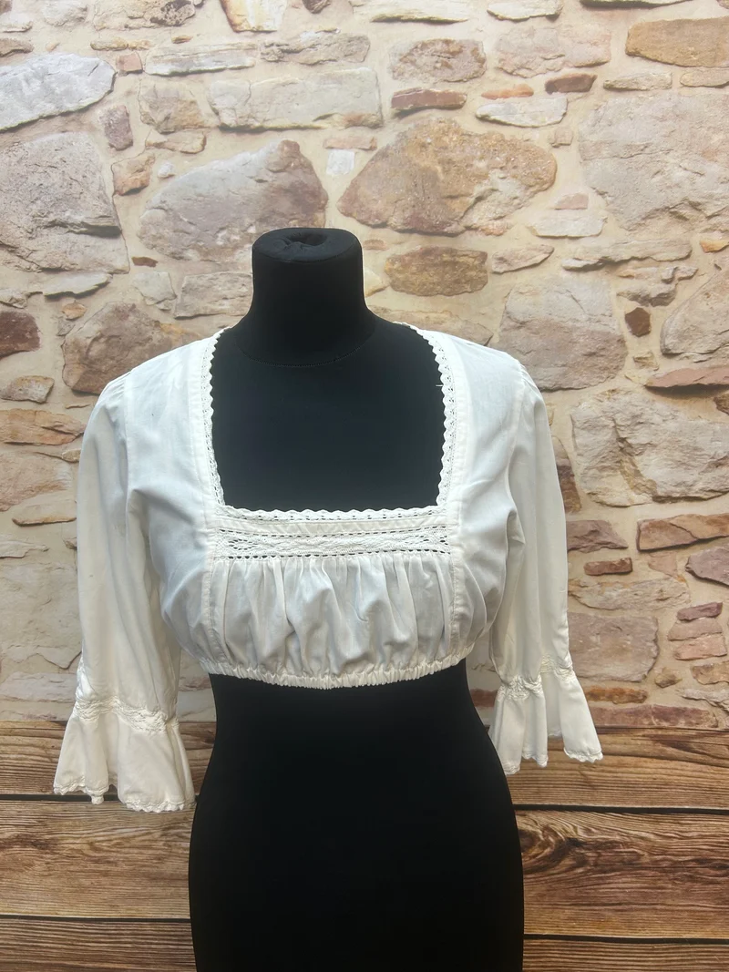 Dirndlbluse weiß – Gr. 40