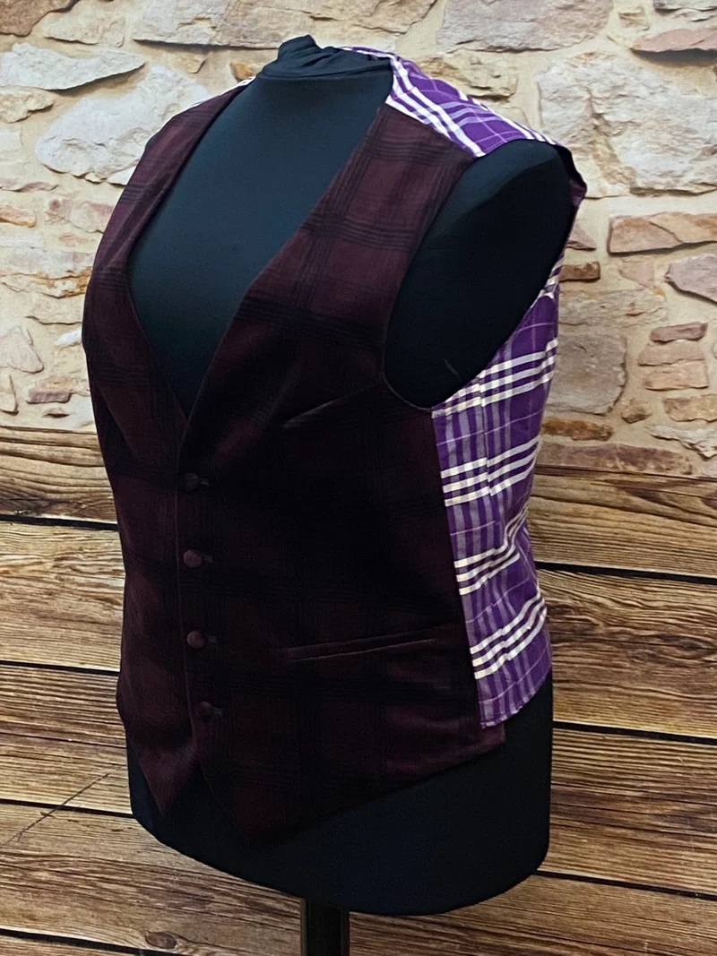 Vintage Damen Weste Bordeaux kariert Samtoptik – Größe 48