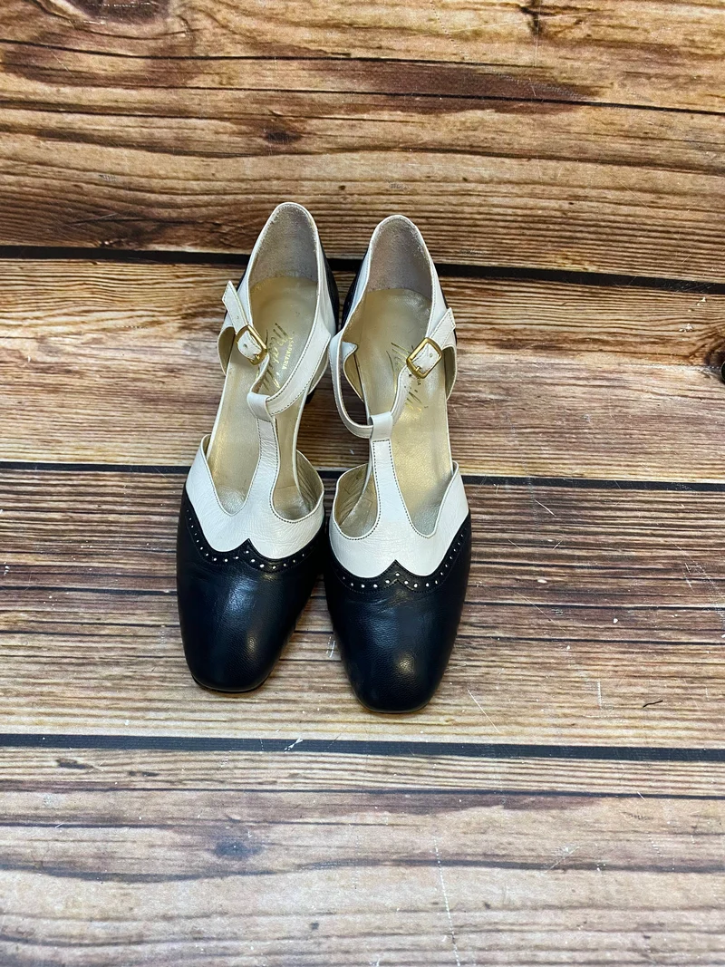 Vintage T-Strap Spectator Pumps 38,5 – Zweifarbig Dunkelblau/Creme