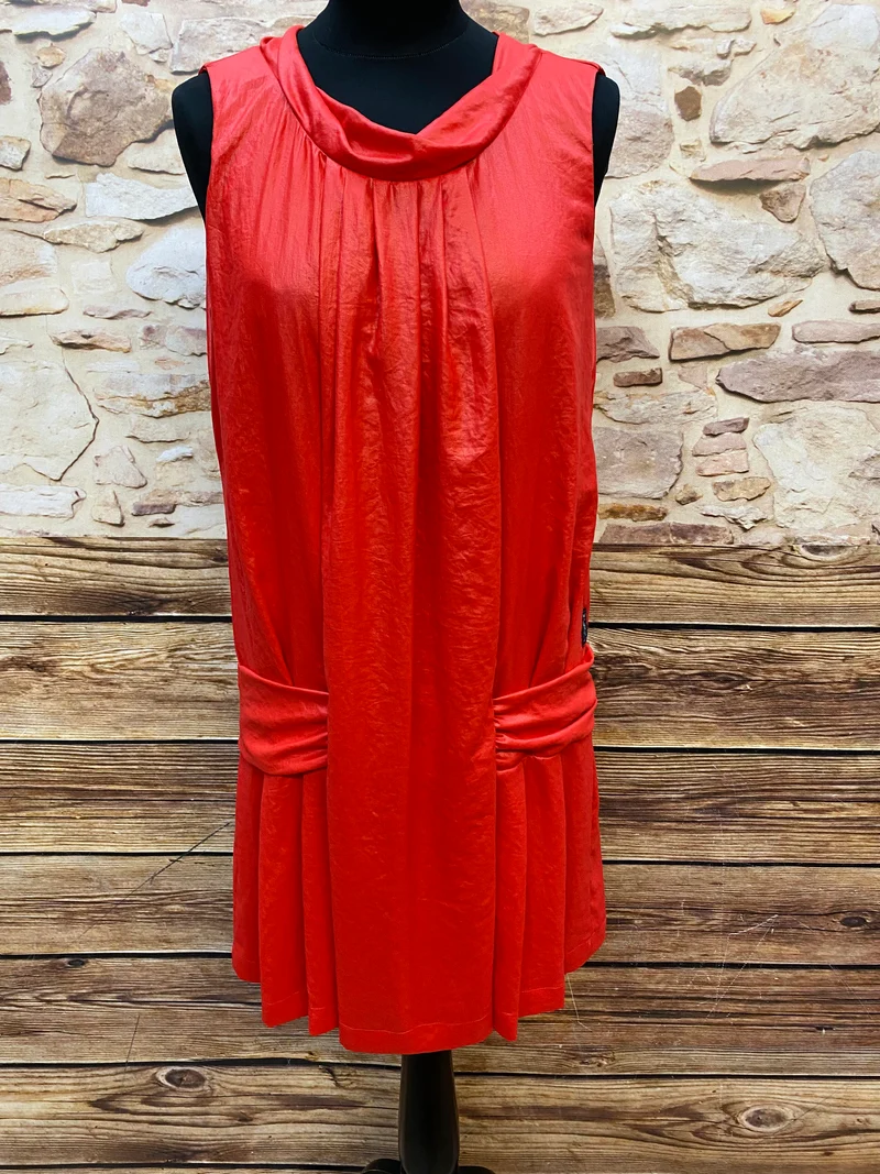Rotes Drop-Waist Kleid von Armani Jeans Gr. 44
