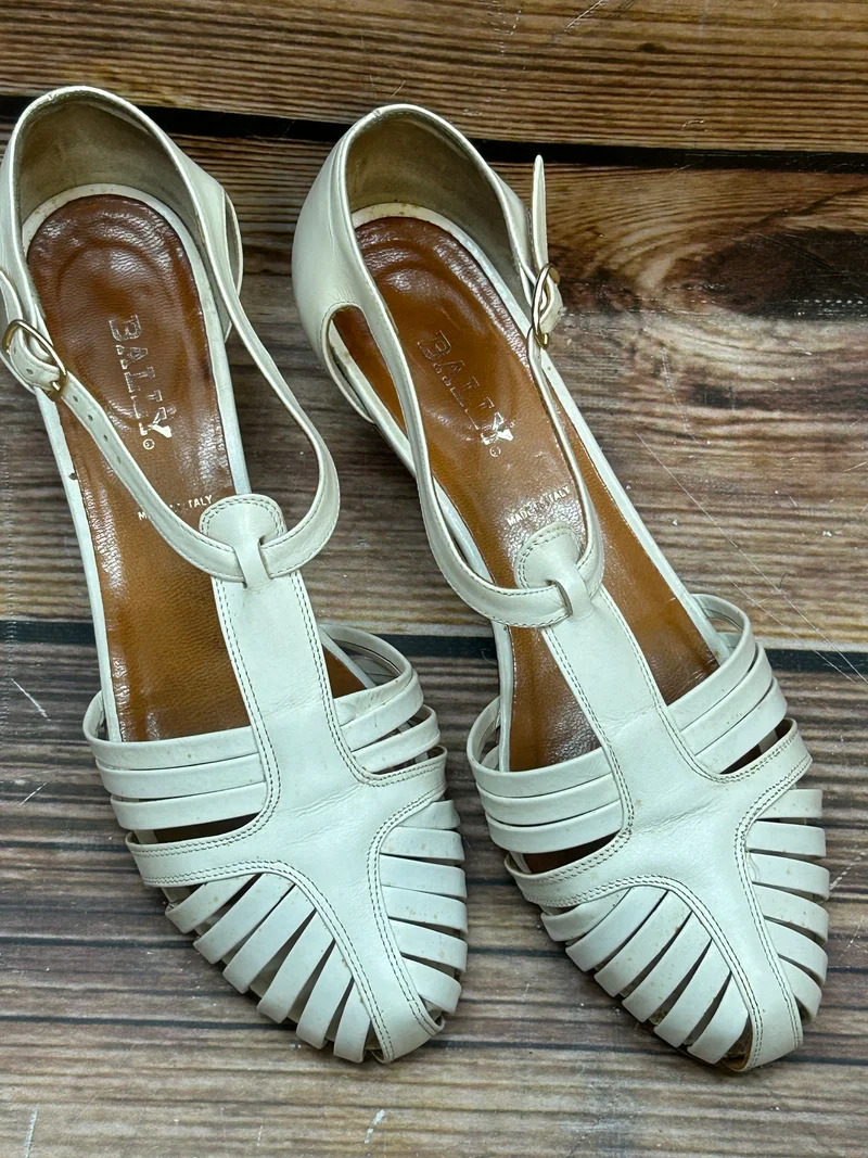 Vintage-Schuhe T-Steg Sandalen aus Leder – Größe 37,5