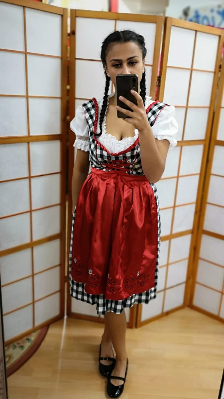 Dirndl rot schwarz – Gr. 34