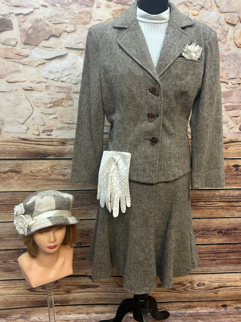 Einzigartiges Damen Tweed-Kostüm im Oldtimer Stil, Unikat