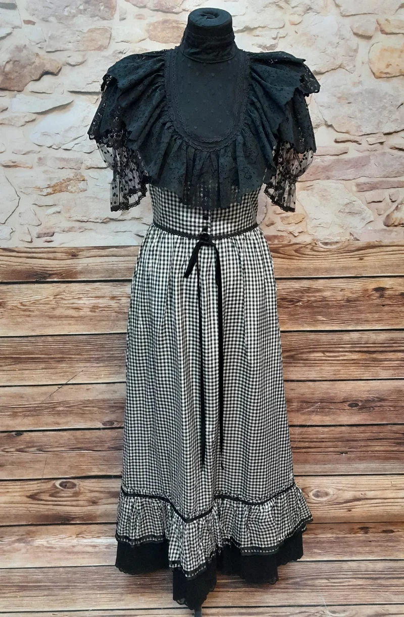 70er Jahre Vintage Kleid Schwarz Weiß Kariert – Spitzenkleid mit Rüschen & Maxirock True Vintage