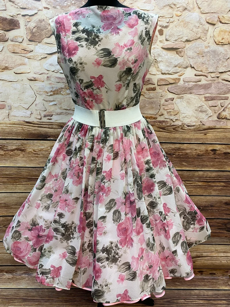 Petticoatkleid 50er Jahre – Pinkes Blumen-Vintagekleid mit Tellerrock & Gürtel (Gr. 36)