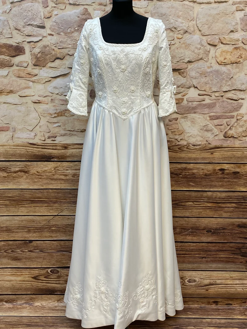 Vintage Brautkleid weiß Gr. 44 A-Linie mit Stickerei