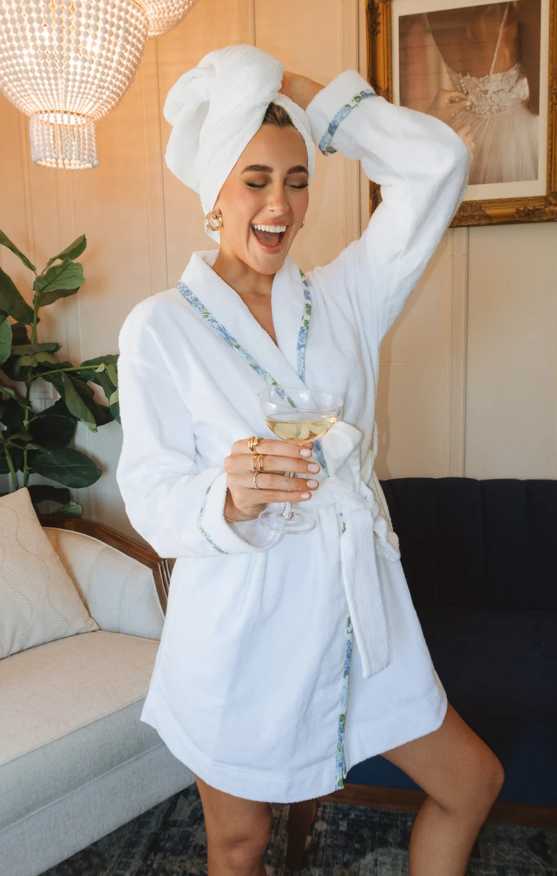 Freshen Up Robe ~ White Terry