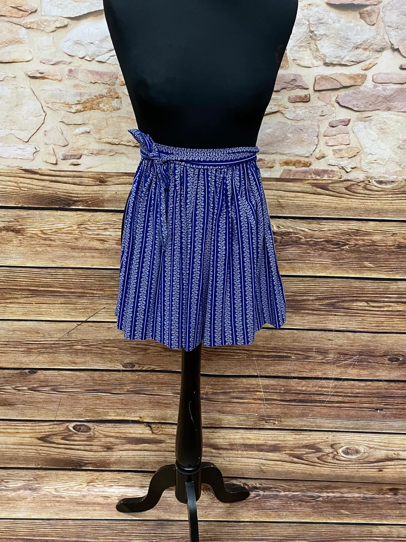 Vintage Dirndlschürze blau weiß - Rankenmuster, kurz