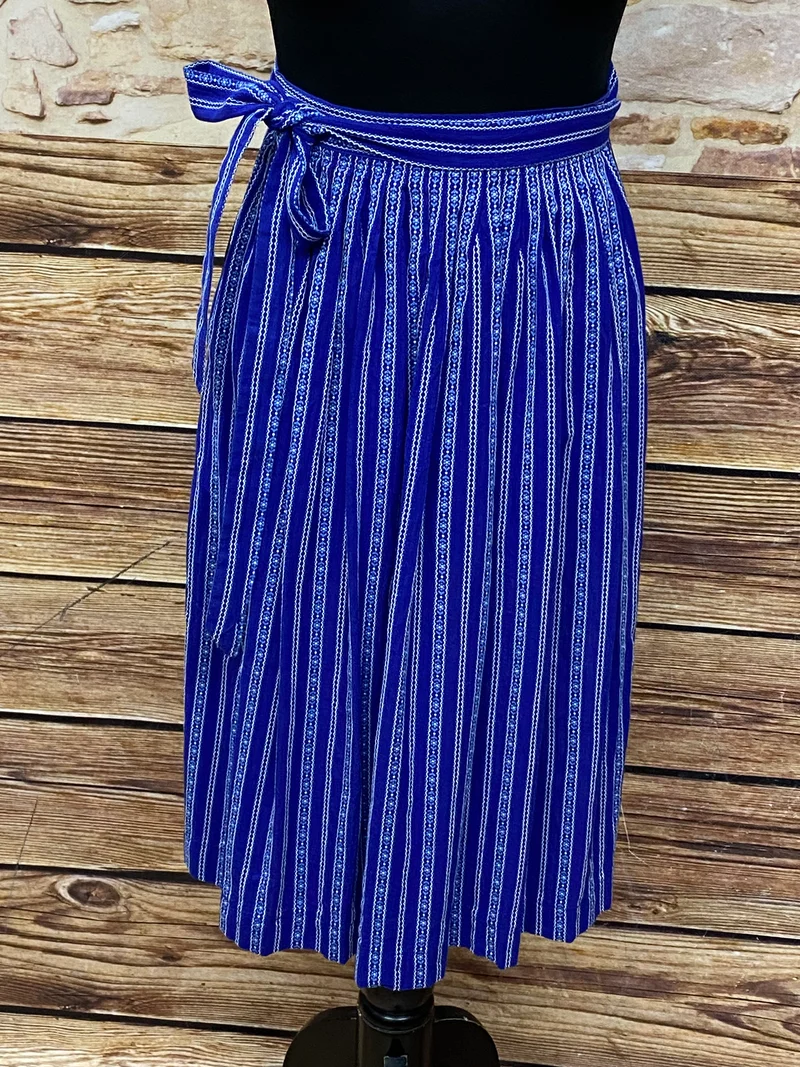 Vintage Dirndlschürze blau weiß hellblau - Blumenranken, mittellang