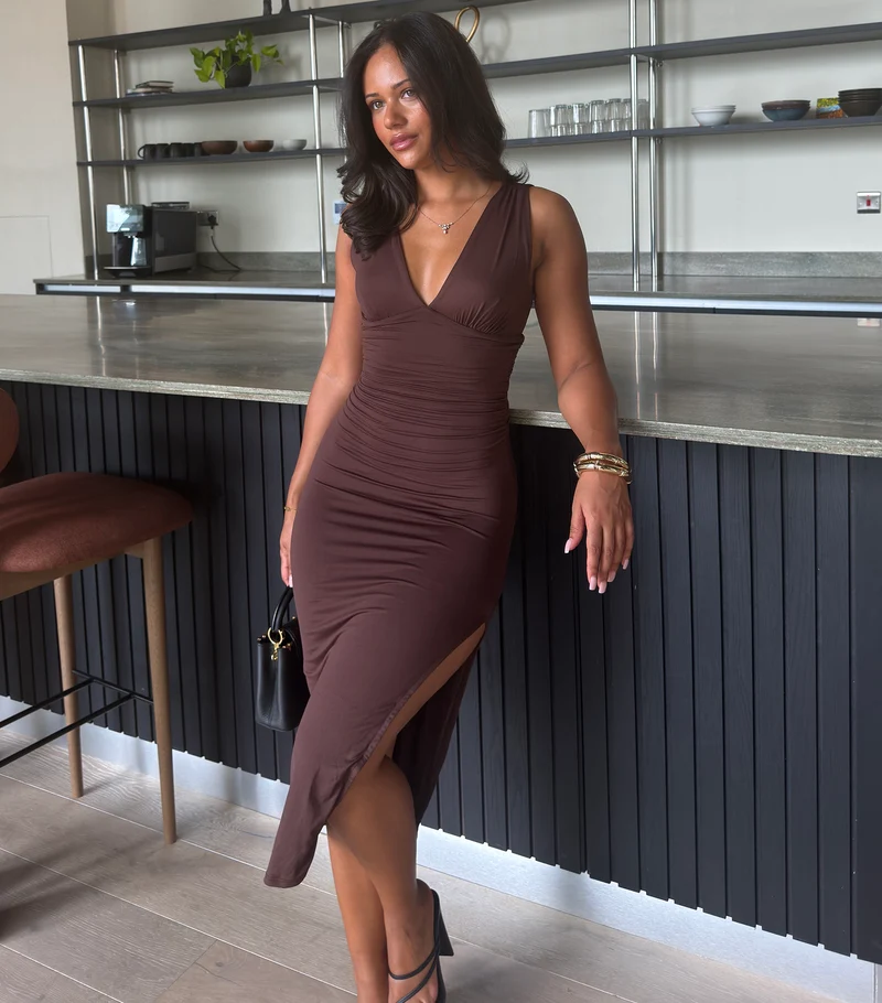 Effortlessly Sculpted Bodycon Midi Dress