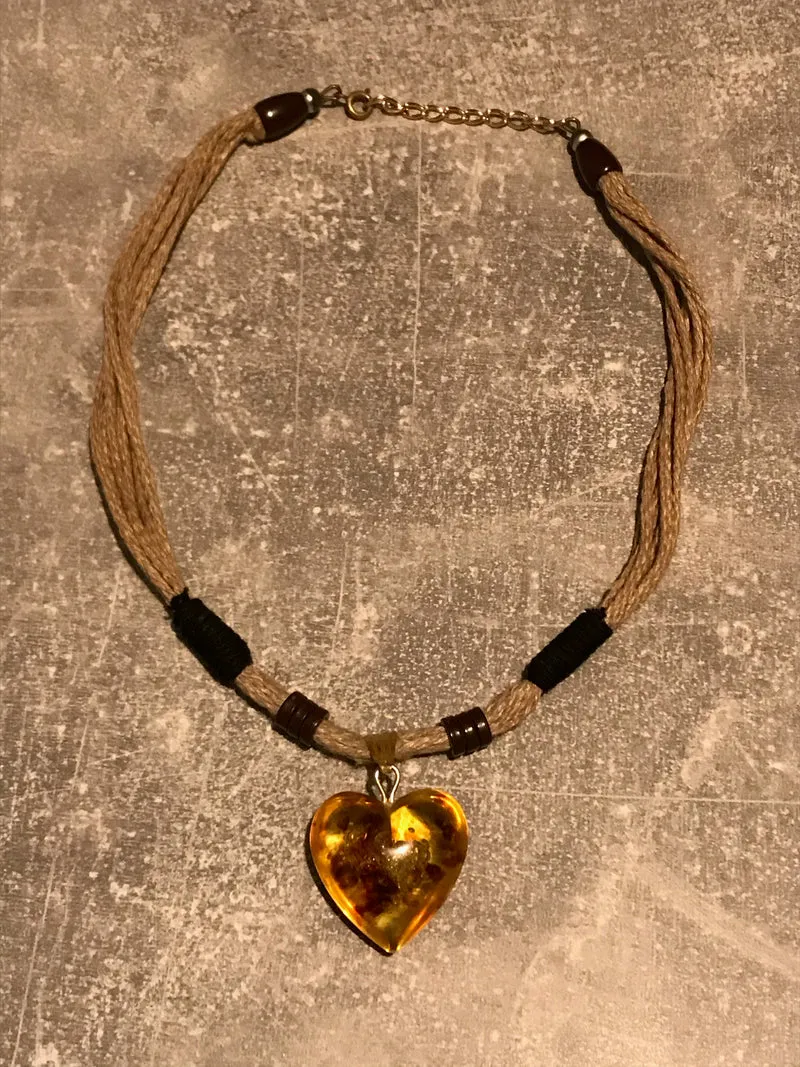 Vintage Trachtenkette - Herz-Anhänger, Kunstharz