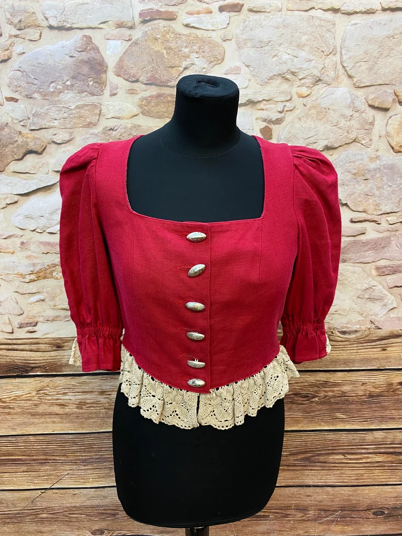 Vintage Trachtenoberteil mit Spitze – Rot, Größe 34