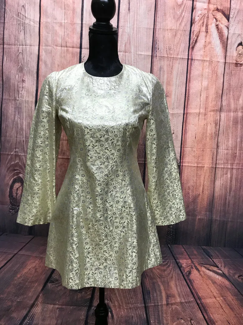 Vintage Kleid – Gr. 38, Gold mit Jacquard-Muster, ca. 1970er