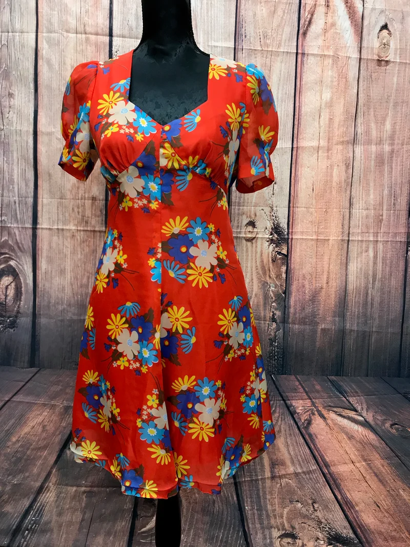 Vintage Kleid – Gr. 36, Rot mit Blumenmuster, 1980er